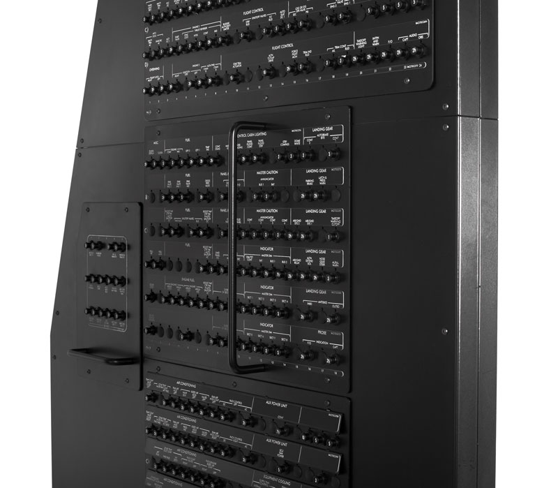 B737NG-Circuit-breakers-wall-First-Officer-side-front-34-close-up